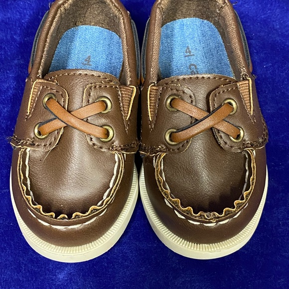 Carter’s Slip on Boat shoes - Picture 2 of 6